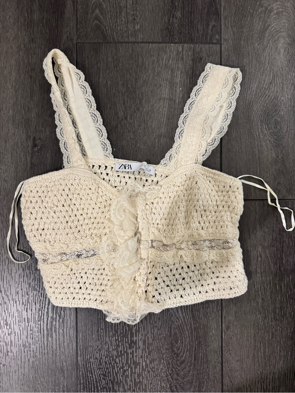 Zara Women's Cream and White Crop-top